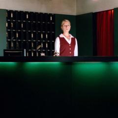 鬼饭店 - iVLSQkmquo7CWbMP1shJrsZuU7X.jpg