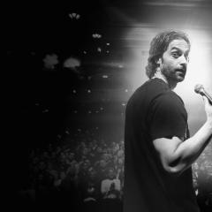 Chris D'Elia: No Pain - qsGNBaNURhe9X5gxnV5PqbVkXE8.jpg