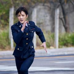 关于我和鬼变成家人的那件事 - wjGbCyKslpWHyBaUP5wHuNxsEq.jpg