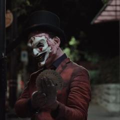夺命小丑2 - ustxSC4hYFzqIgJ1PB2iTJKUiKL.jpg